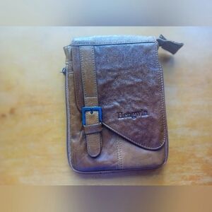 Hanging belt clip bag